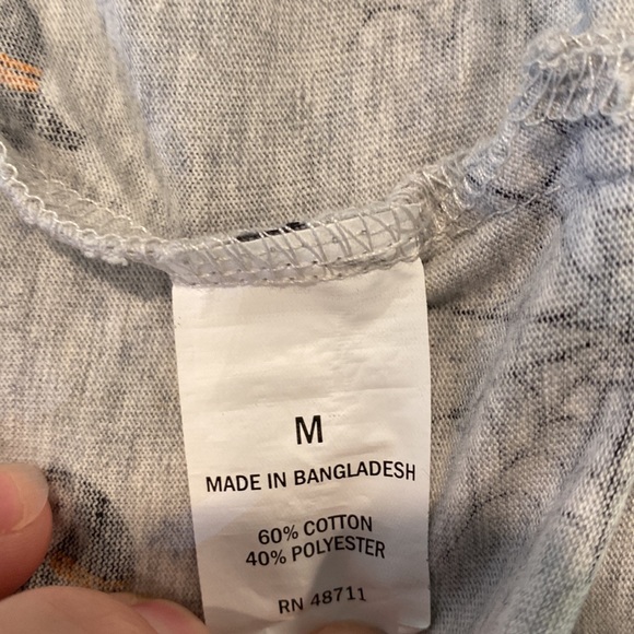 Hi-Lo Halloween Print V-Neck Tee - Picture 4 of 5